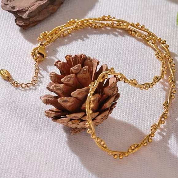 New 18k gold plated does not tarnish GOLD doubles twist necklace - Picture 5 of 7